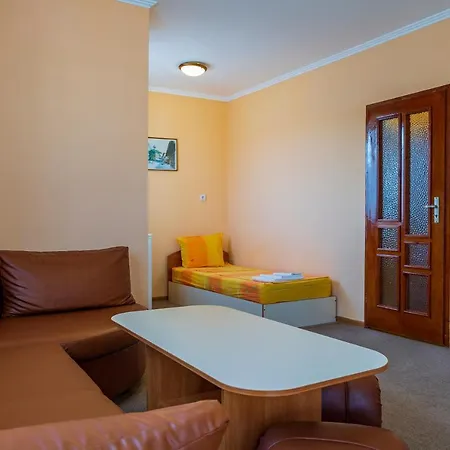 Готель бриз 2*