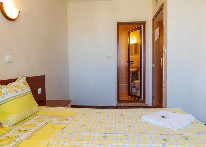 Готель бриз 2*